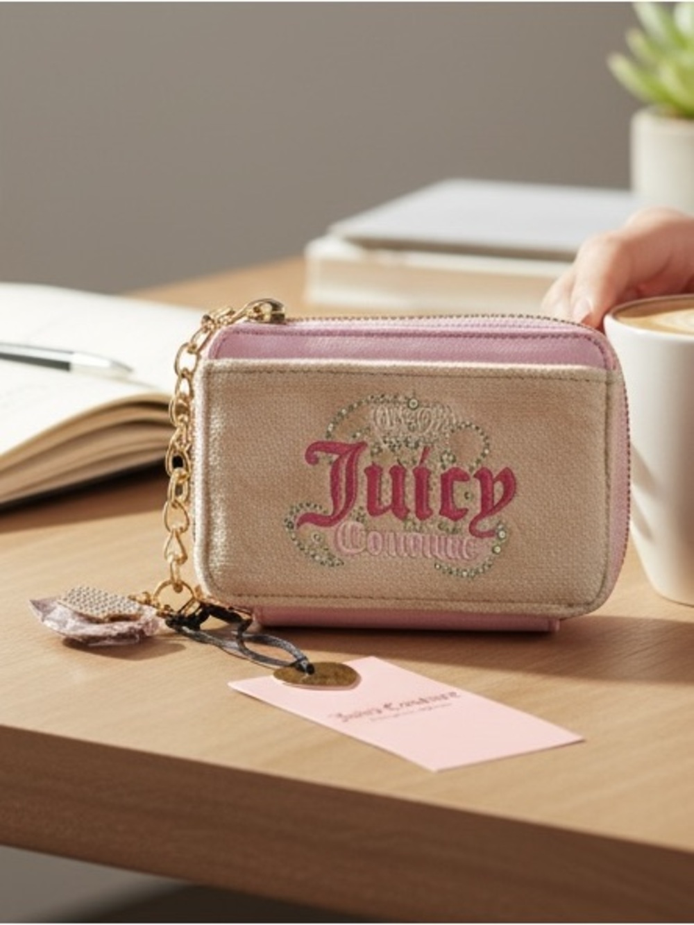 NWT Juicy Couture Dreamy Pink Velvet/Velour Mini Wallet Wristlet Pink/Off-White